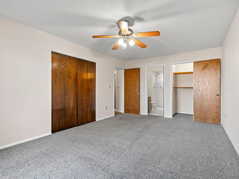 Cedarwood West Apartments | 2-Bedroom Apartments — Photo 11