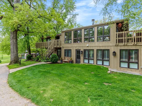 706 Country Club DRIVE #D, Fontana, WI 53125