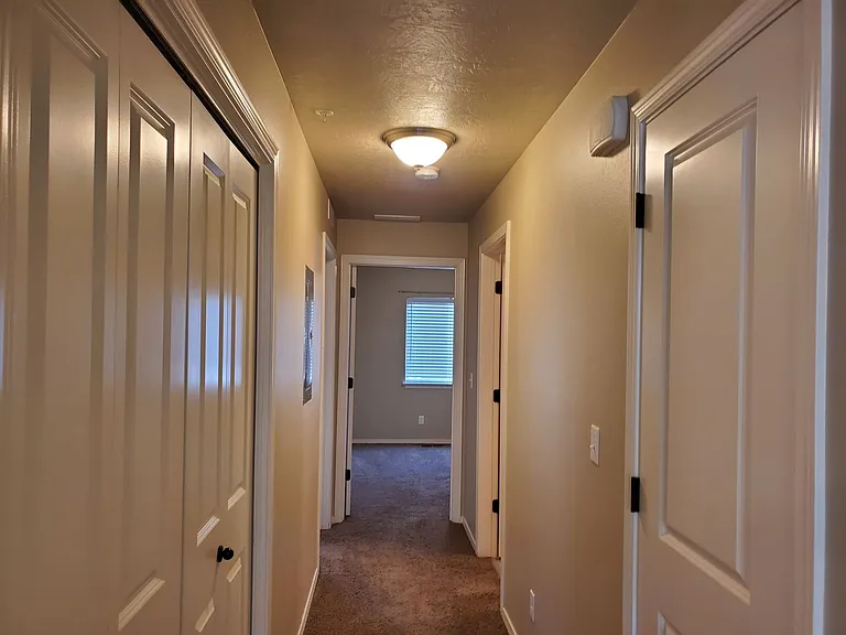 1535 W Alexandra Ln — Photo 9