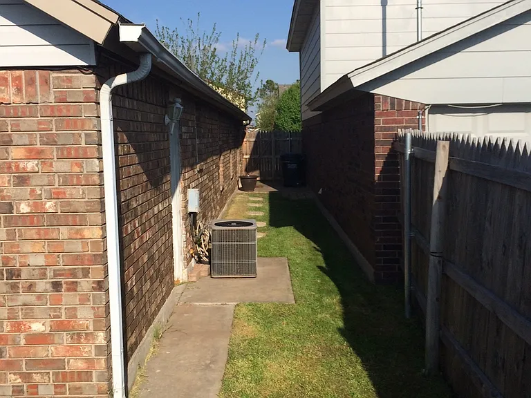 2109 Parkview Dr — Photo 20