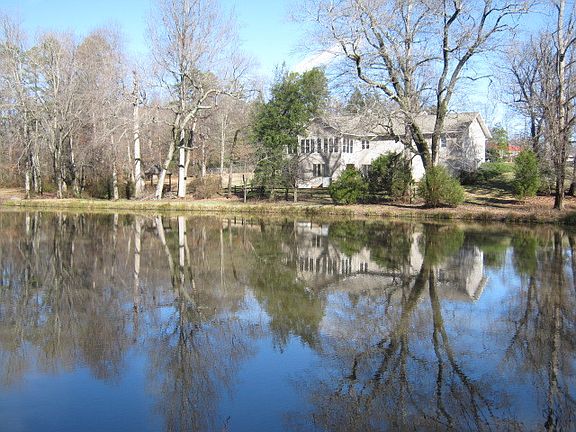 2nd image of 1863 Twin Ponds Dr