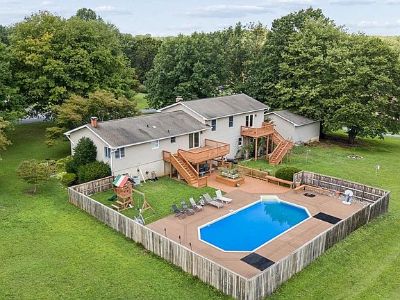 2nd image of 3275 Sykesville Rd