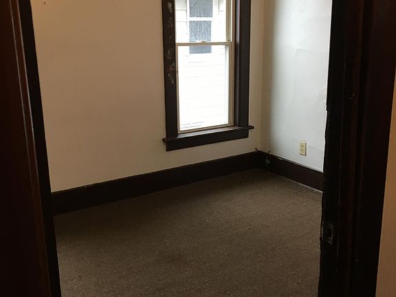 5th image of 738 E 26th St