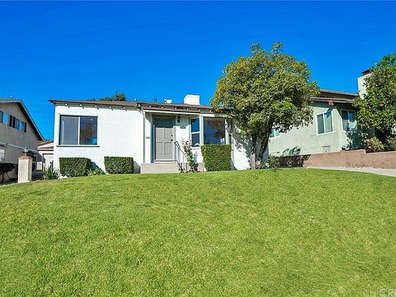 5th image of 827 E Cypress Ave