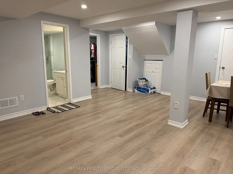 934 Boyer Blvd #BASEMENT — Photo 20