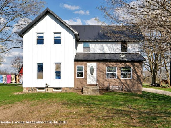 2548 N Ionia Rd, Vermontville, MI 49096