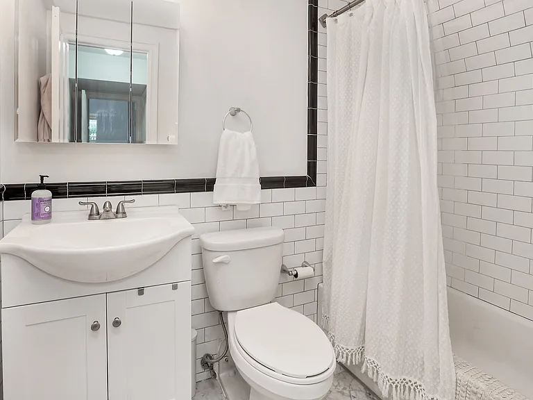 457 Clinton Ave #3A — Photo 4