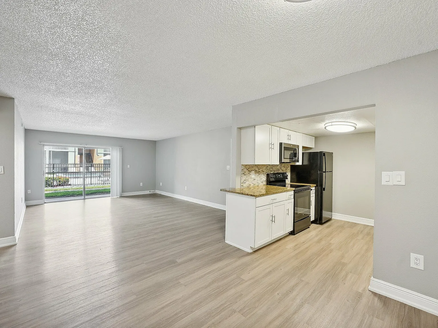 River Rock Apartments — Photo 2