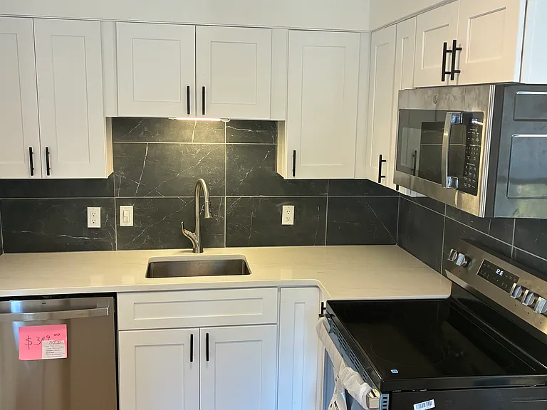 125 Pierce Ave — Photo 16
