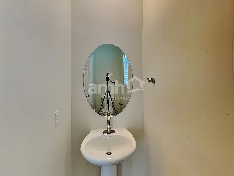 1339 E White St — Photo 6