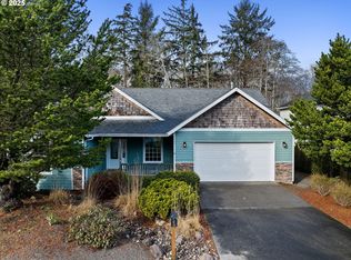 1049 Nautical Dr, Hammond, OR 97121
