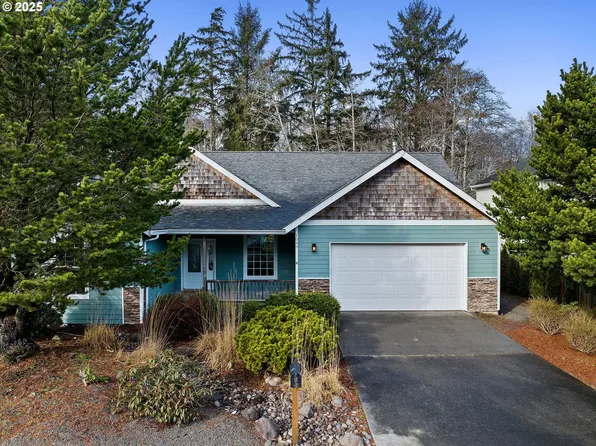 1049 Nautical Dr, Hammond, OR 97121