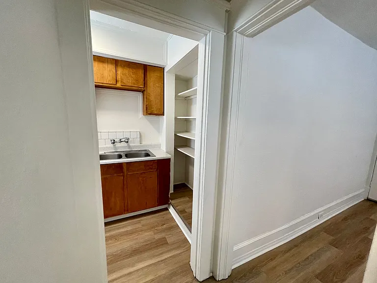 Adams Apartments — Photo 16