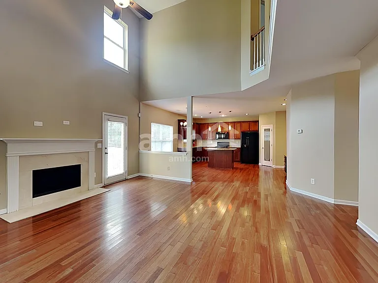 1380 Grey Rock Way — Photo 7
