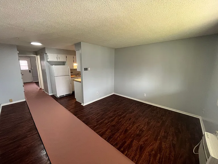1105 Rivermet Ave — Photo 4