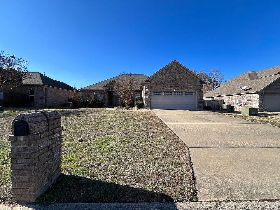 1st image of 3115 Gladstone Dr