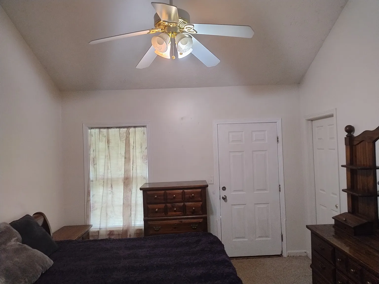 203 Wilkes St — Photo 4