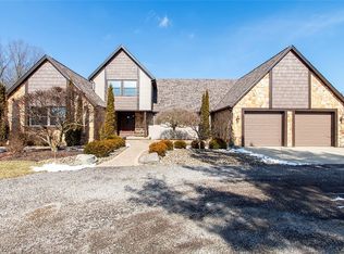 6091 Neff Rd, Valley City, OH 44280