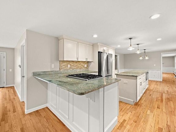 5th image of 90 Guildford Road