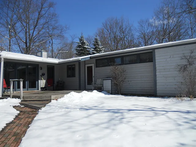 28415 N High View Rd photo 1