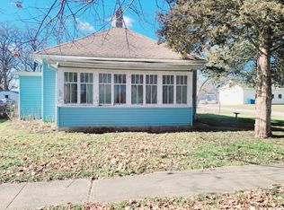 301 S Main St, Flanagan, IL 61740