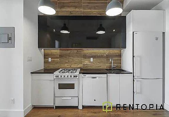 4th image of 73 Montrose Ave #2H