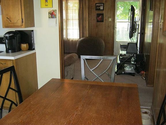4th image of 31 Thompson Dr