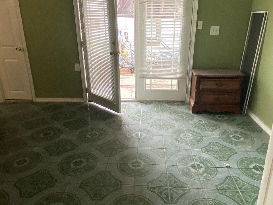 1st image of 660 W Orange Ave
