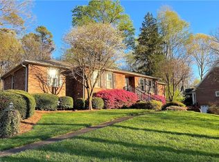 636 Barrocliff Rd, Clemmons, NC 27012