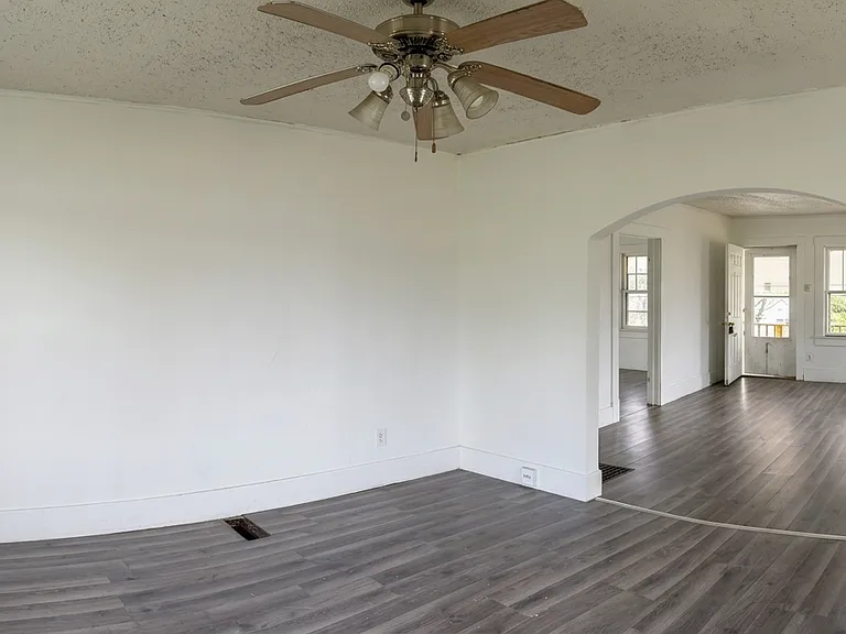830 E Rogers Ave — Photo 2
