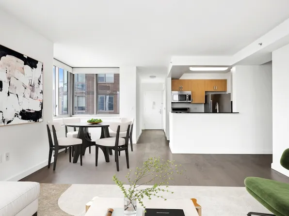 561 10th Avenue image 2 of 40