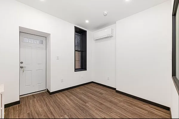 Rented by REAL New York | media 11