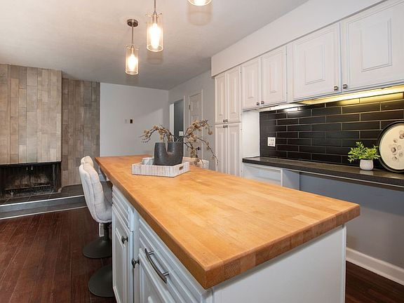 5th image of 4609 Merced St