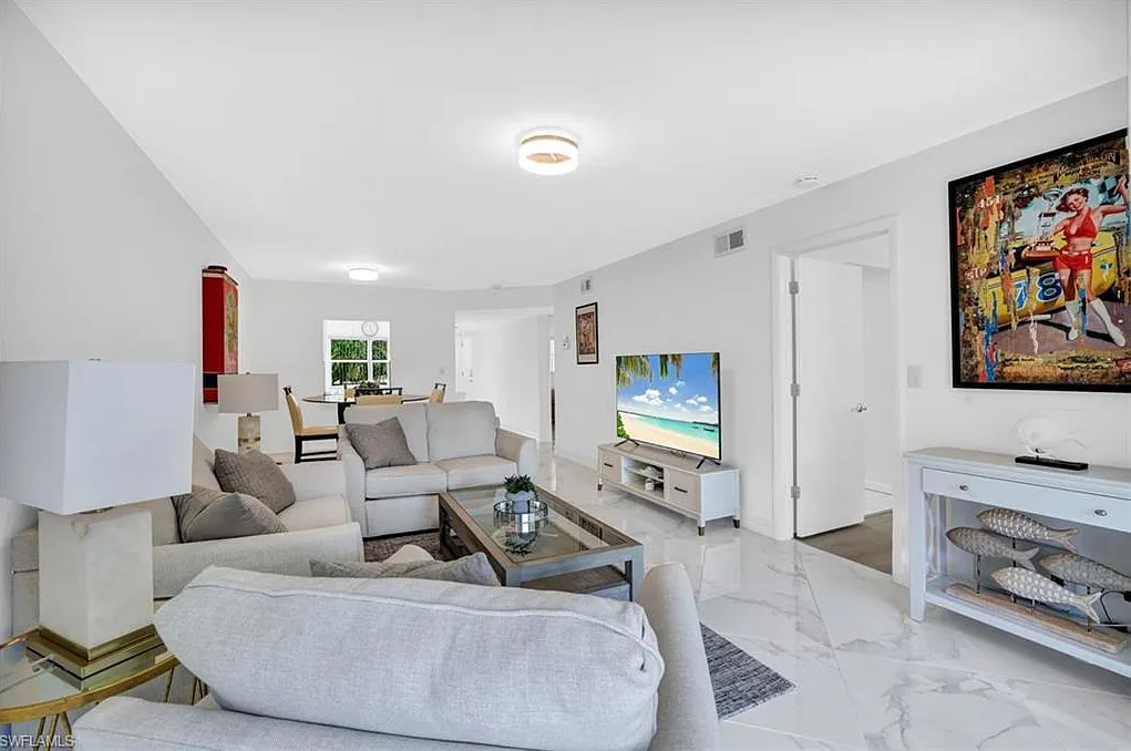 2 bed, 2.0 bath, 1050 sqft, $3,500 — Photo 3