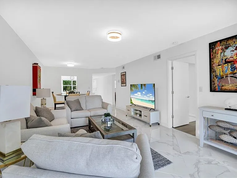 1055 Forest Lakes Dr #F203 — Photo 3