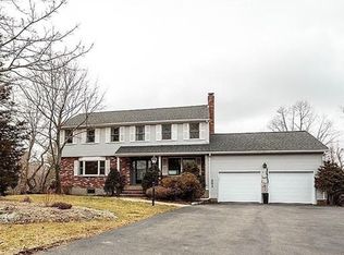34 Amberwood Dr, Winchester, MA 01890