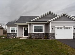 5125 Red Oak Ln, Batavia, NY