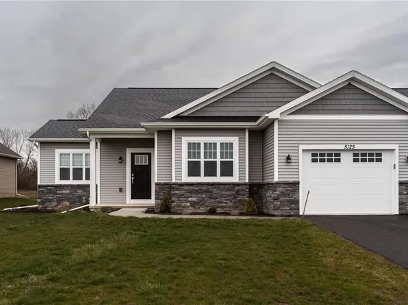 5125 Red Oak Ln, Batavia, NY 14020