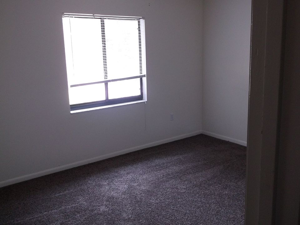 2nd image of 810 S Floral Ave
