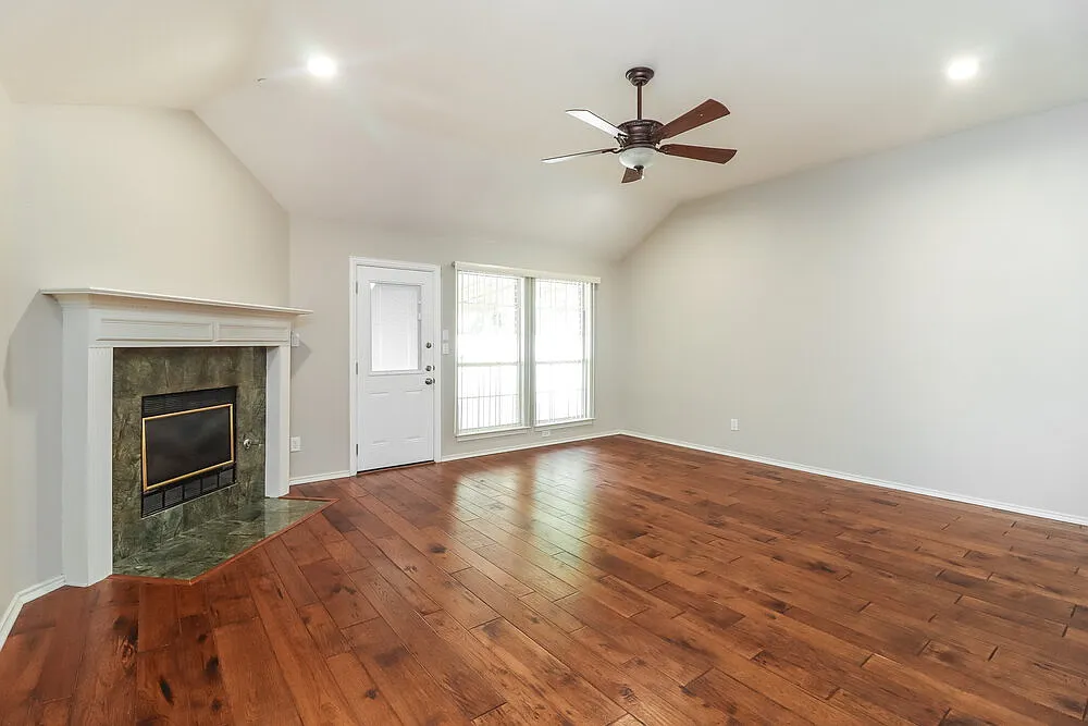 4 bed, 2.0 bath, 2254 sqft, $2,145 — Photo 4