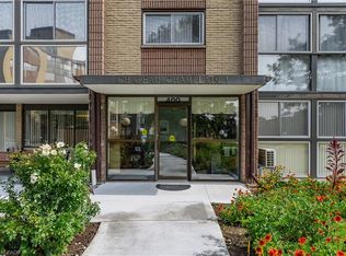 400 Champlain Blvd #104, Cambridge, ON N1R 7J6
