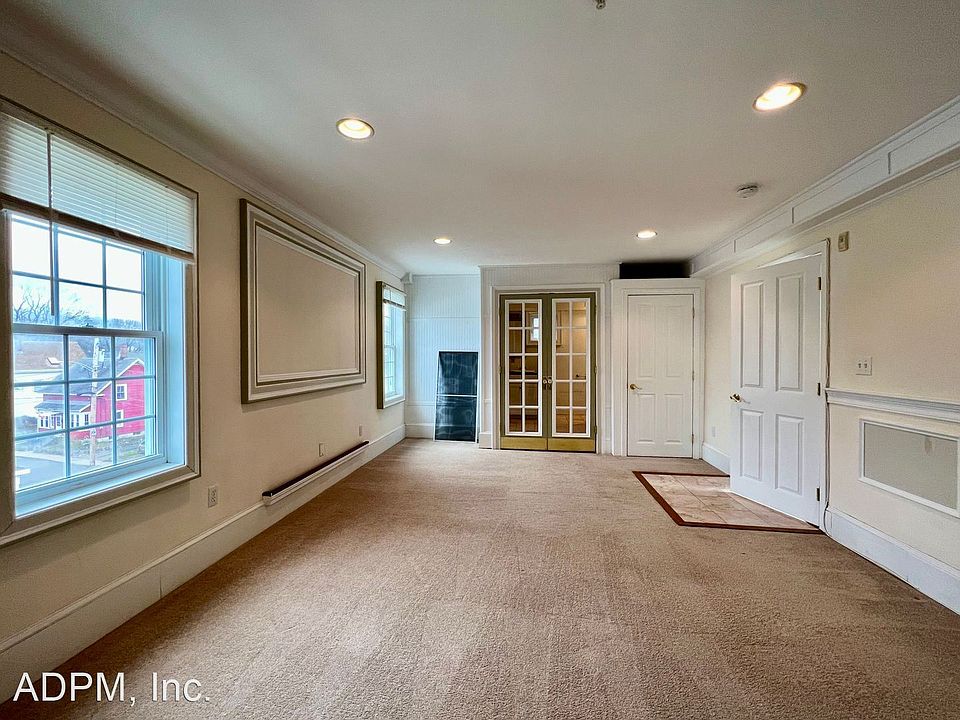 1st image of 1 Huntington Ave APT 4