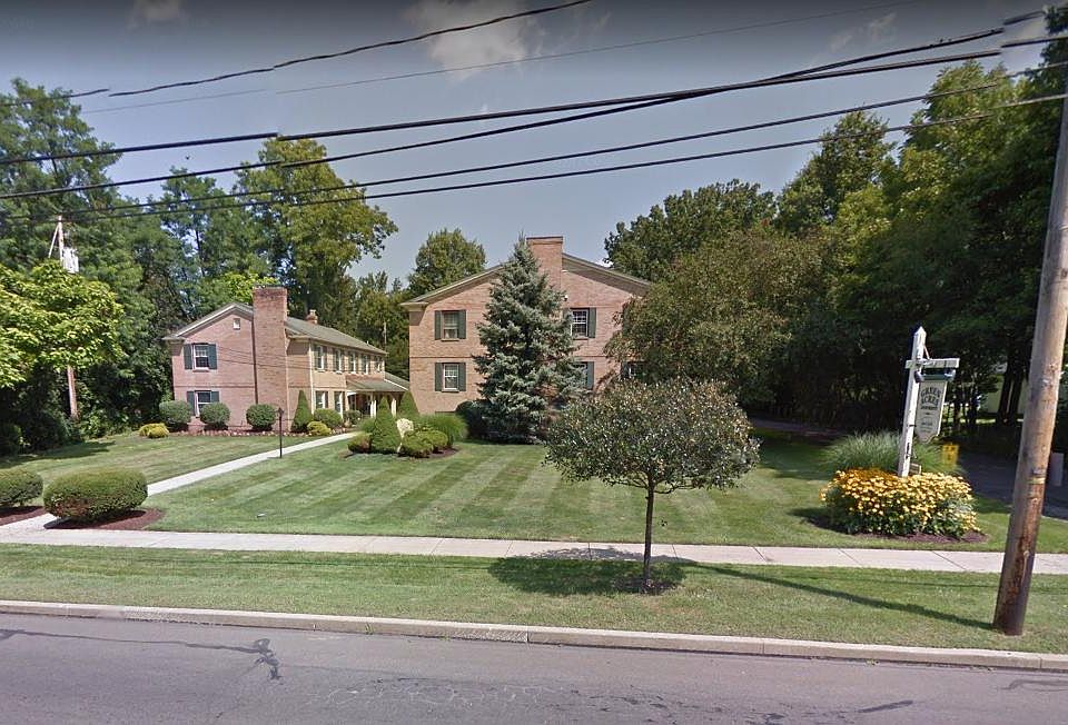 1st image of 529 E Main St APT 8B