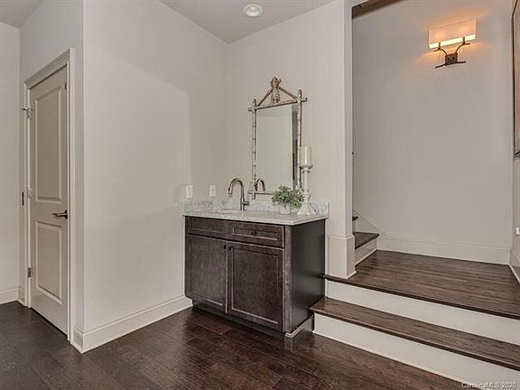 5th image of 1221 Cotswold Pl