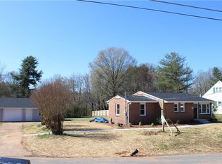 5068 Friendly Rd, Walkertown, NC 27051