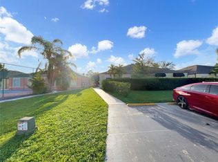 1048 Universal Rest Pl, Kissimmee, FL 34744