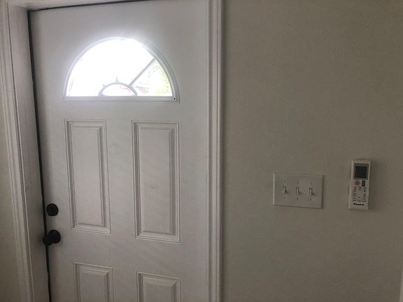 4th image of 243 Cunningham Ave #1/2