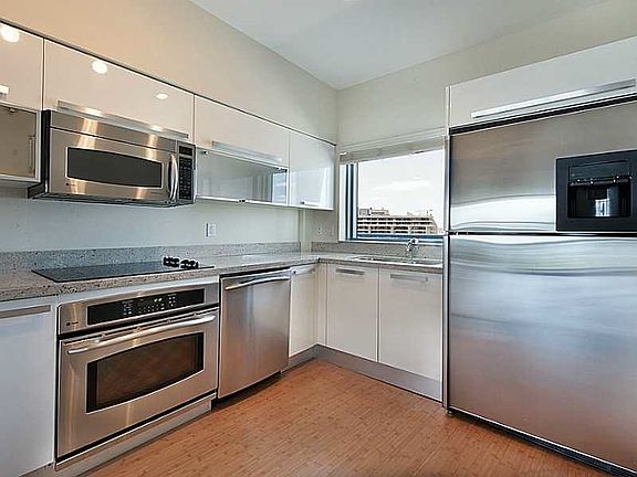 2nd image of 601 NE 36th St APT 2107