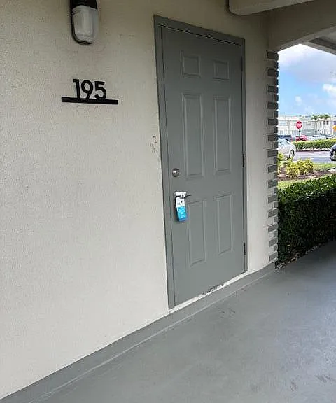 195 Monaco E — Photo 2