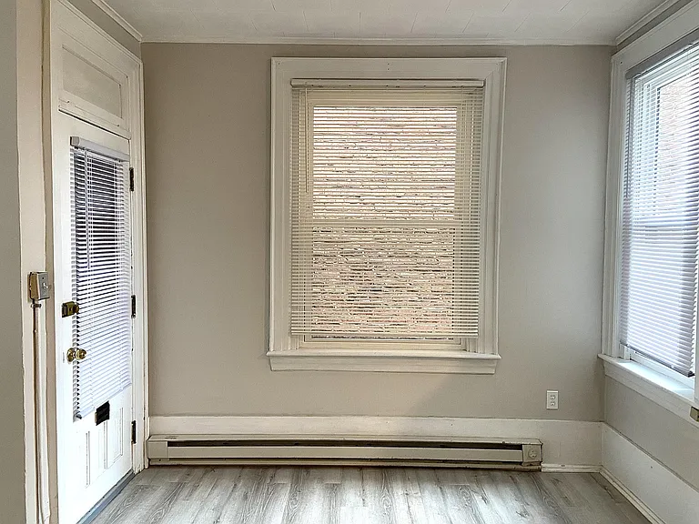 518 Main St #1 — Photo 8